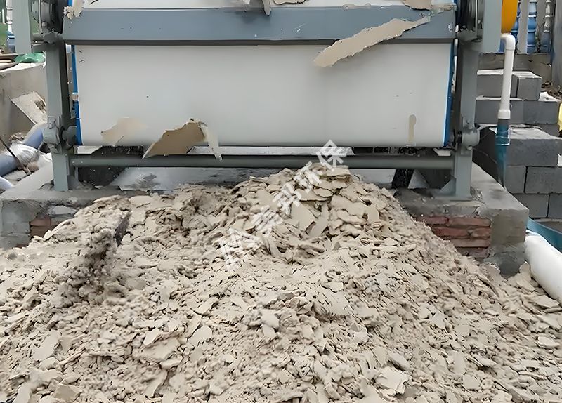 土豆渣用美邦带式压榨脱水机处理后