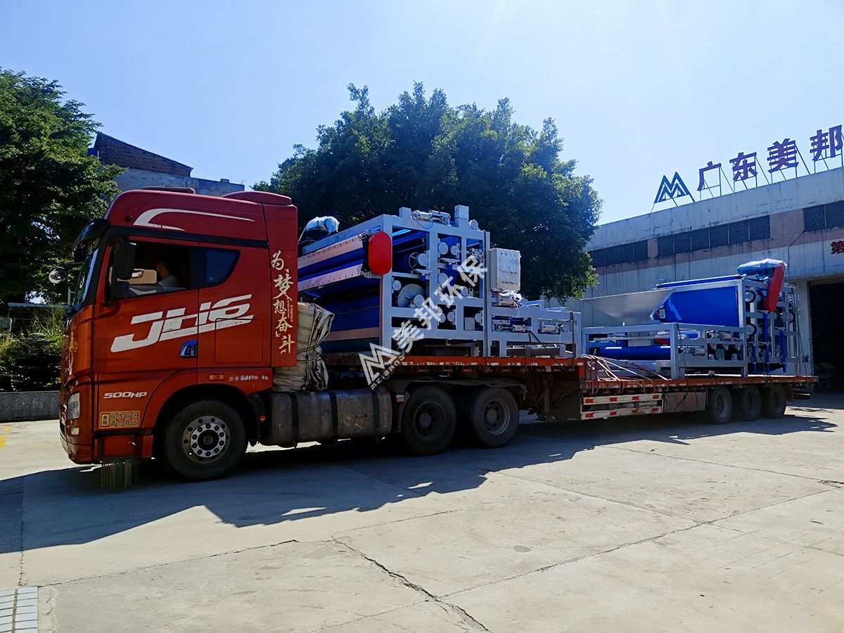 鸡粪压榨脱水系统发往广西大型养鸡场