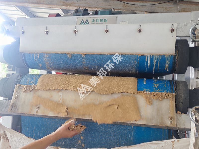 美邦带式压榨机处理啤酒糟脱水